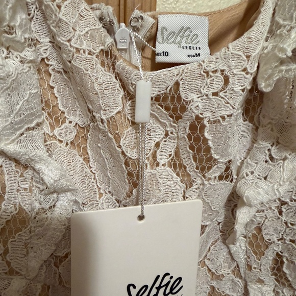 Selfie Leslie Lace Romper - Picture 2 of 2